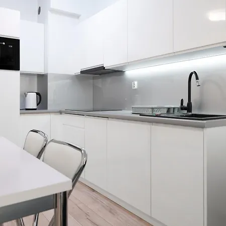 Bursztynowe Z Miejscem Postojowym Gratis Kołobrzeg