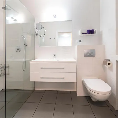 Bursztynowe Z Miejscem Postojowym Gratis *